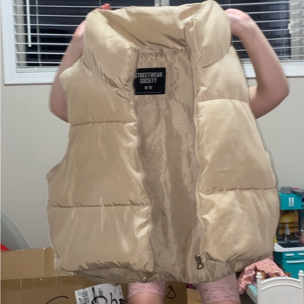 Beige vest